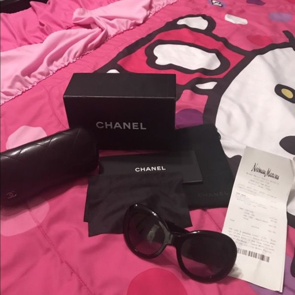 Chanel sunglasses ๐ถ - Picture 1 of 5